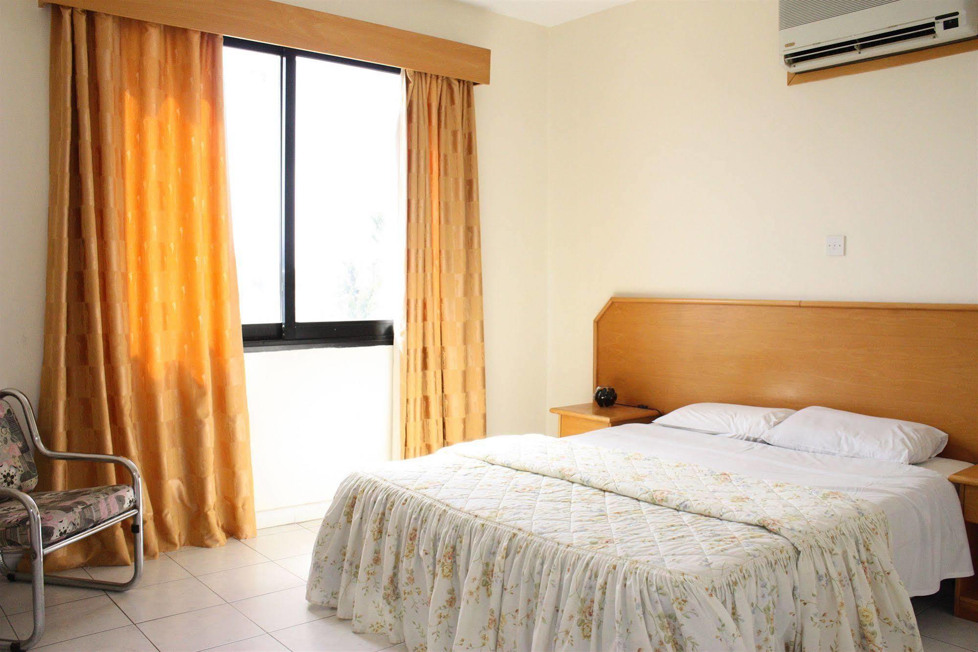 Tycoon Apartments Limassol Luaran gambar